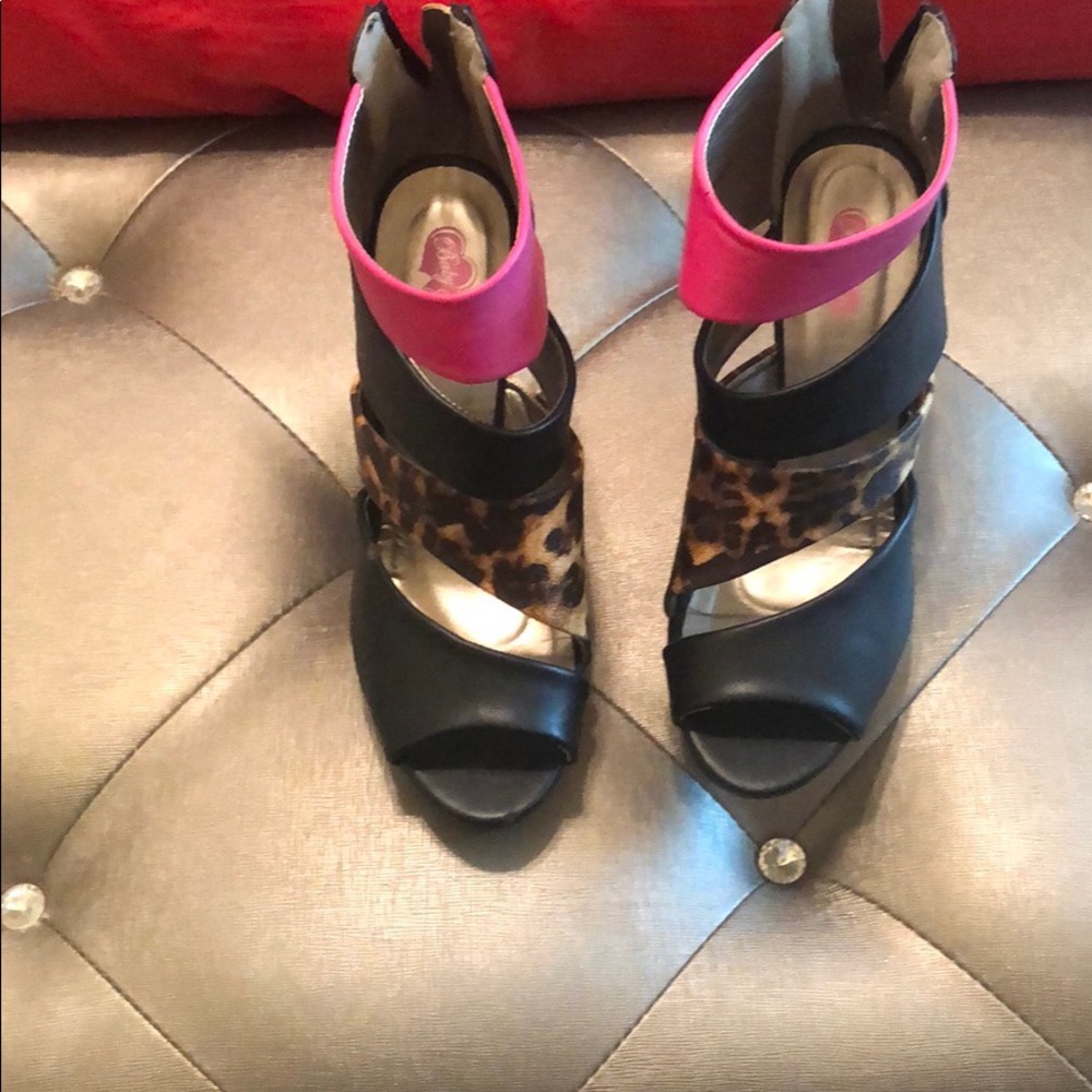 Wedge sandals